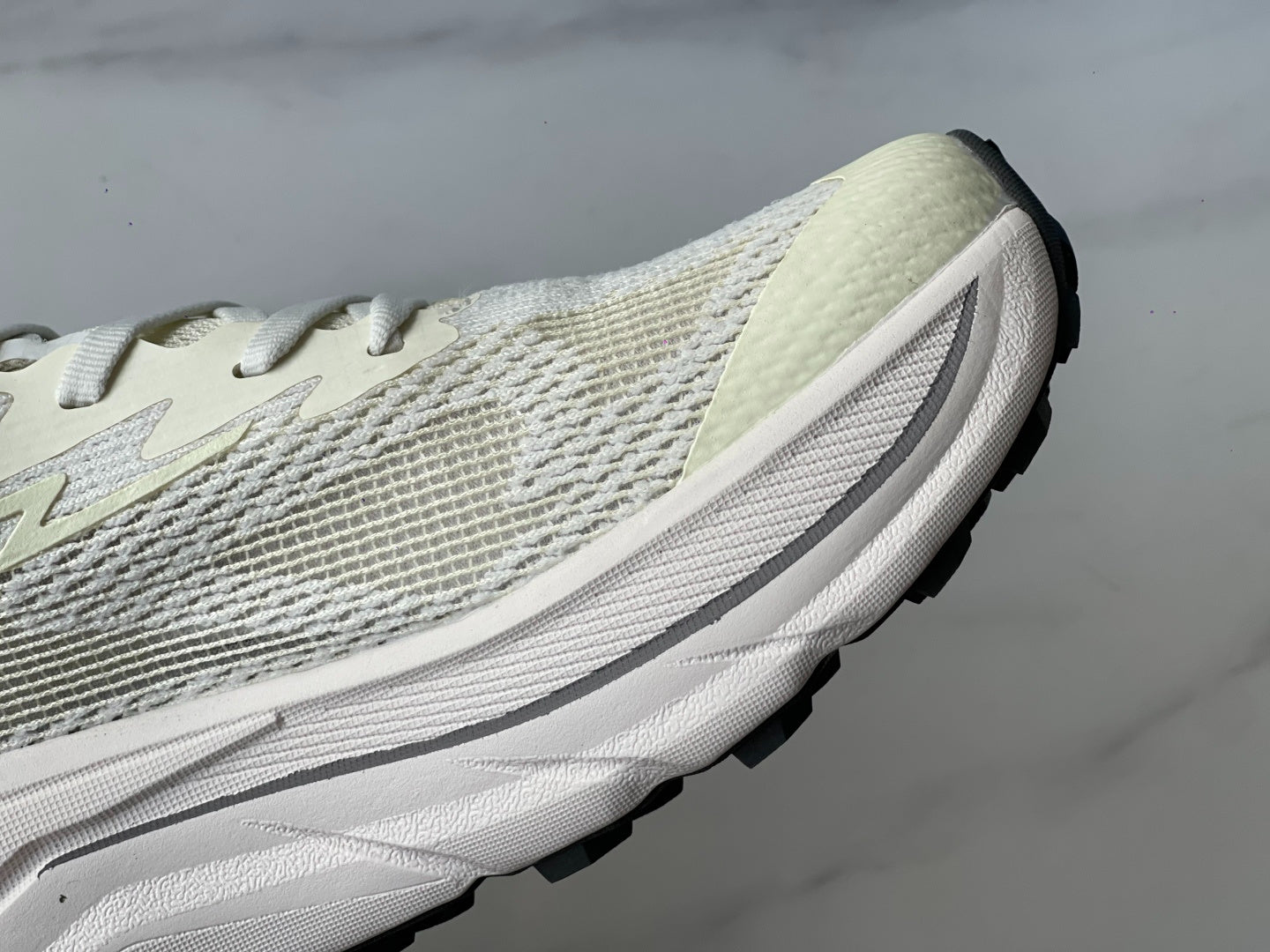 HOKA Challenger 8 White/Neon Hoka Citrus