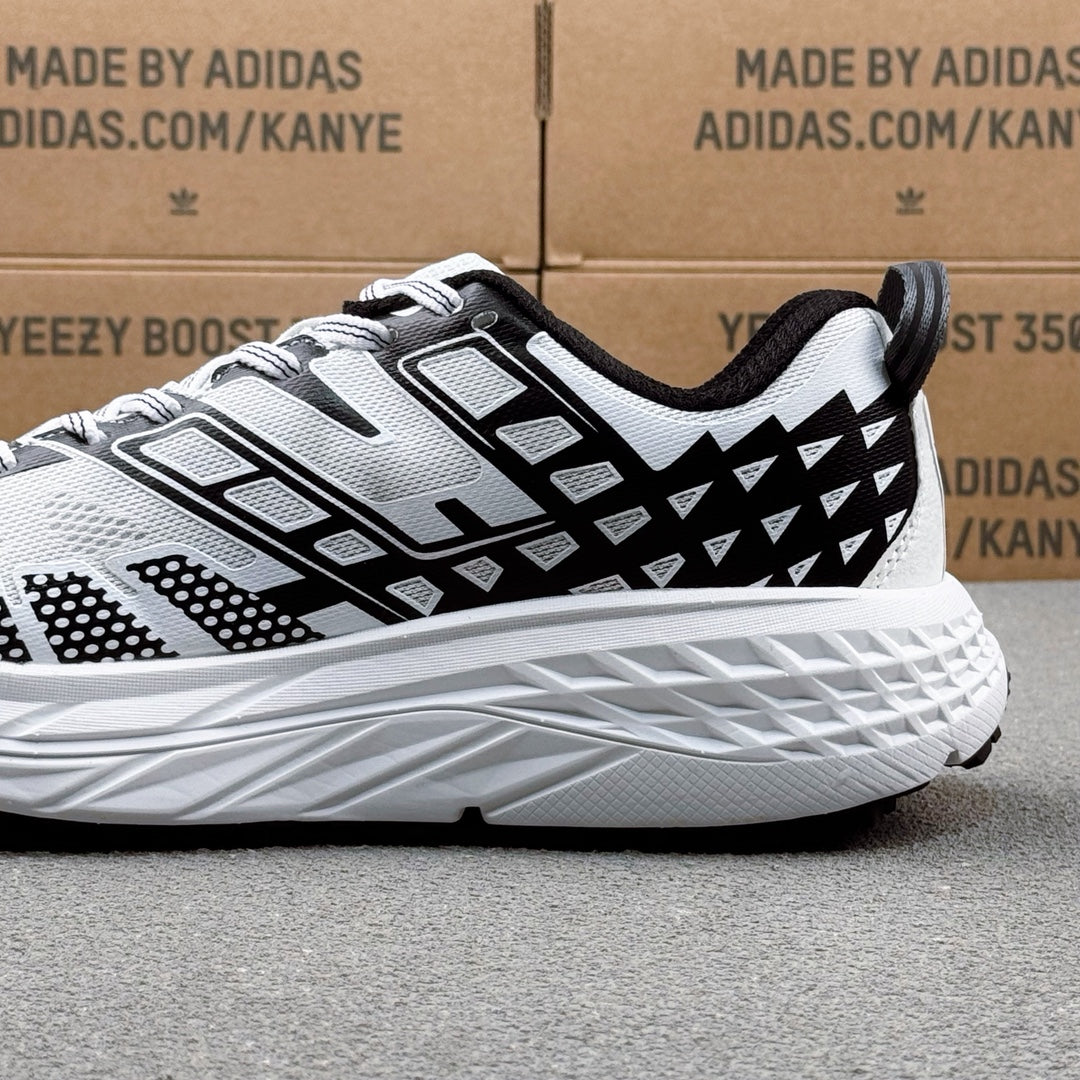 Hoka Speedgoat 2 Black | White