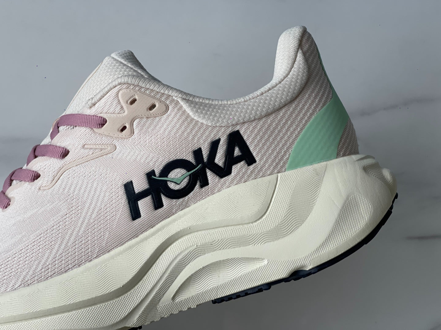 HOKA ONE ONE Arahi 8 Nude pink | Dark purple