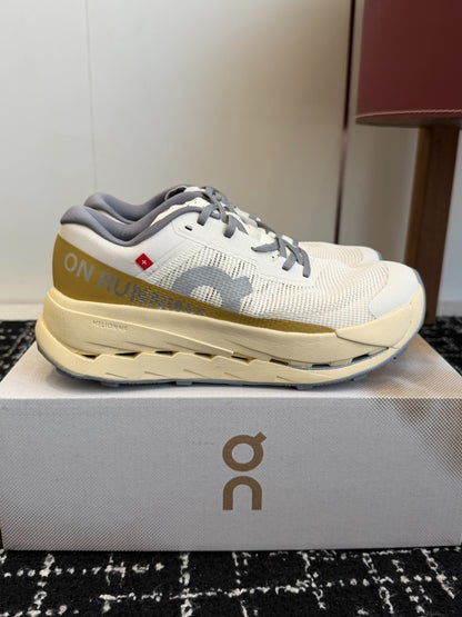 On Cloudmonster Unisex Road Running Sneakers Cream Off White Gold Band Beige Midsole Thick CloudTec Sport Shoes