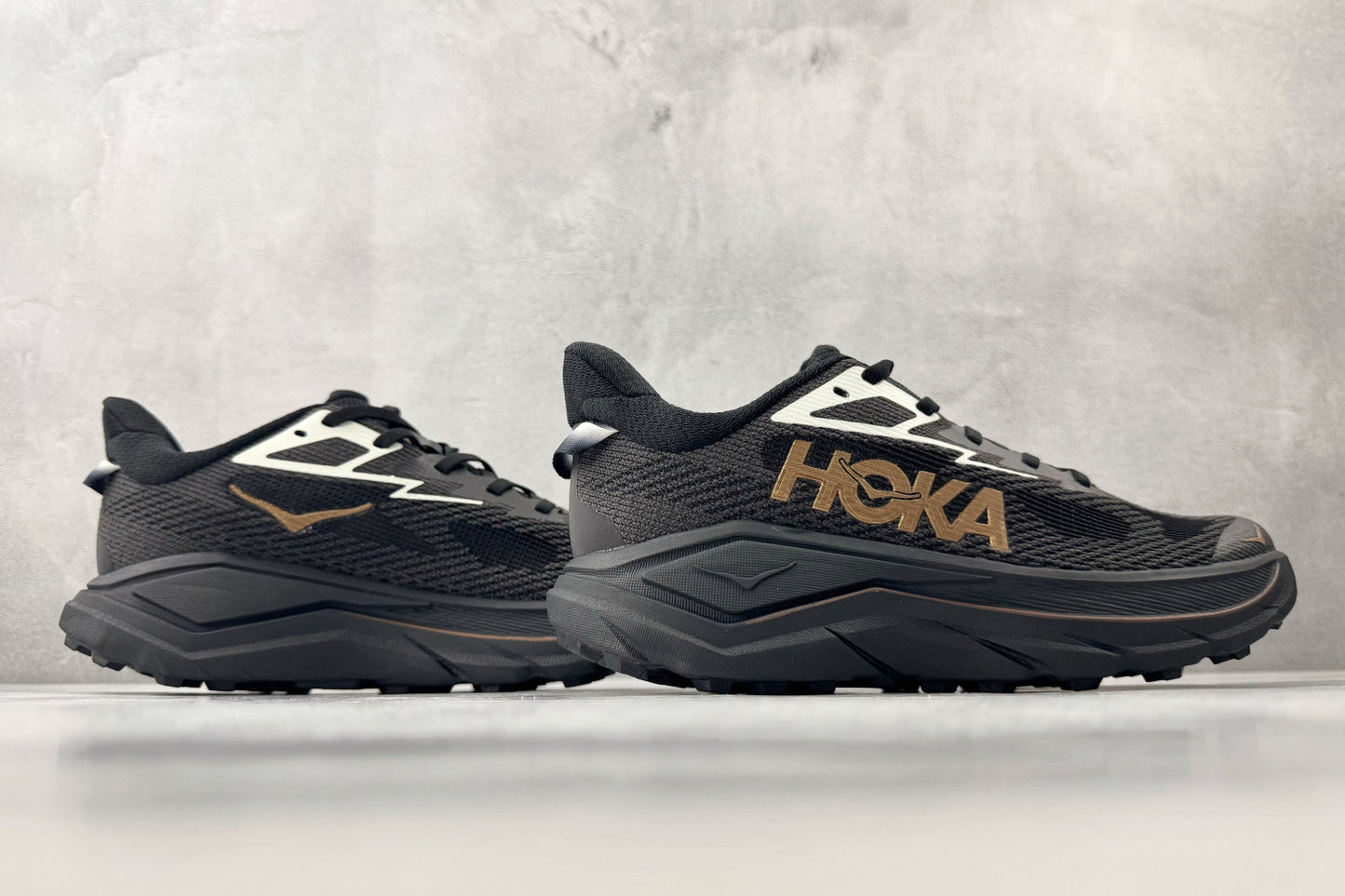 HOKA ONE ONE Challenger 7 "Black / Gold" Trail Running Shoes