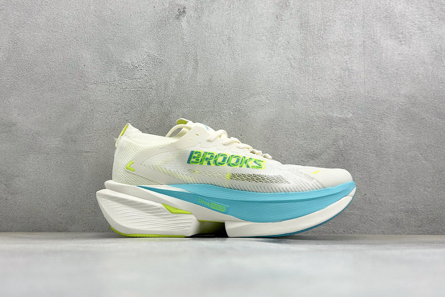Brooks Hyperion Max 3 Men's Running Shoes (Coconut/Ipanema/Nightlife)