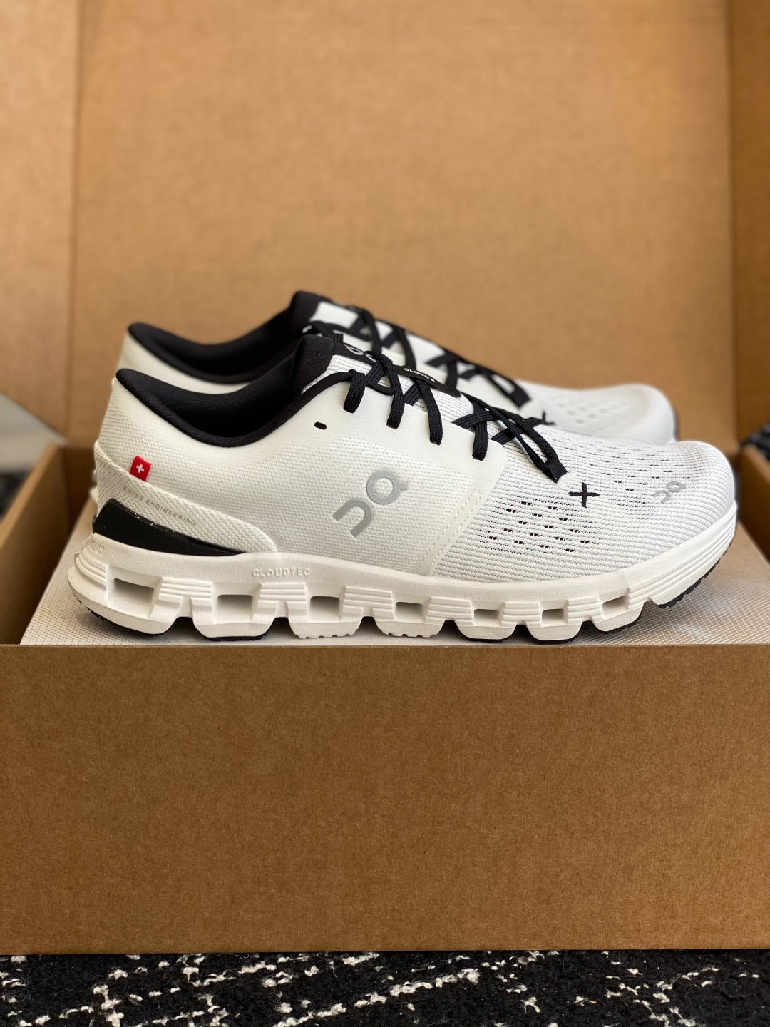 On Cloud X White Black Mesh Cross Training Jogging Sneakers