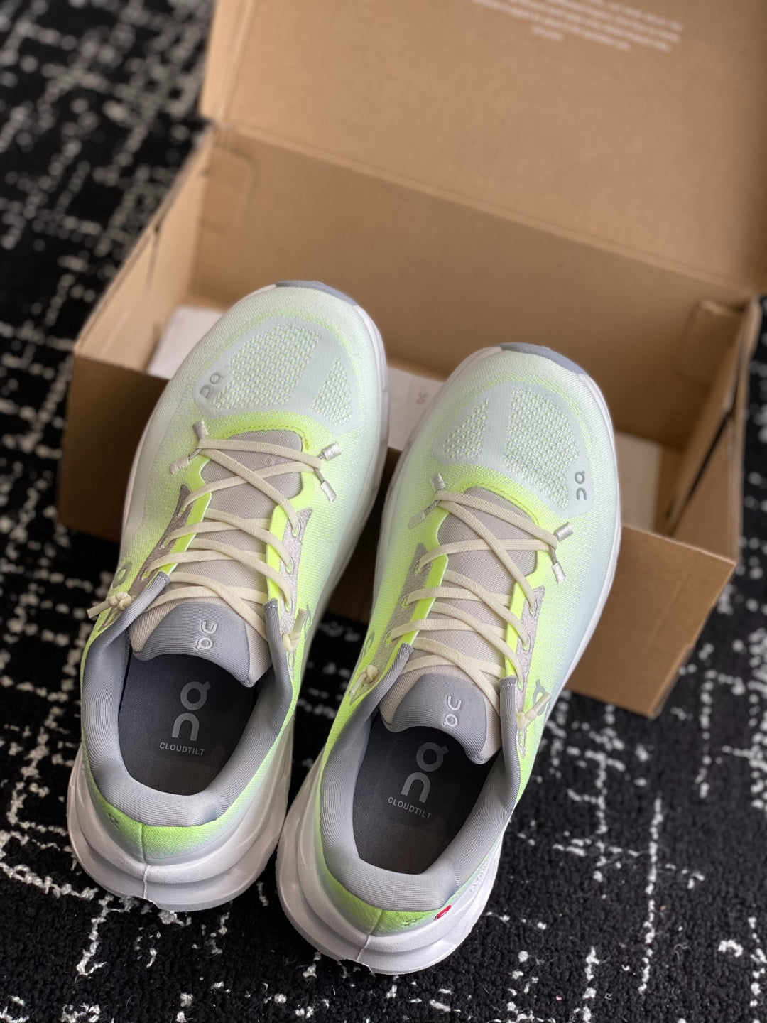 Cloudtilt Cushioned Running Sneakers White Neon Yellow Gradient Breathable Mesh Sport Shoes Unisex