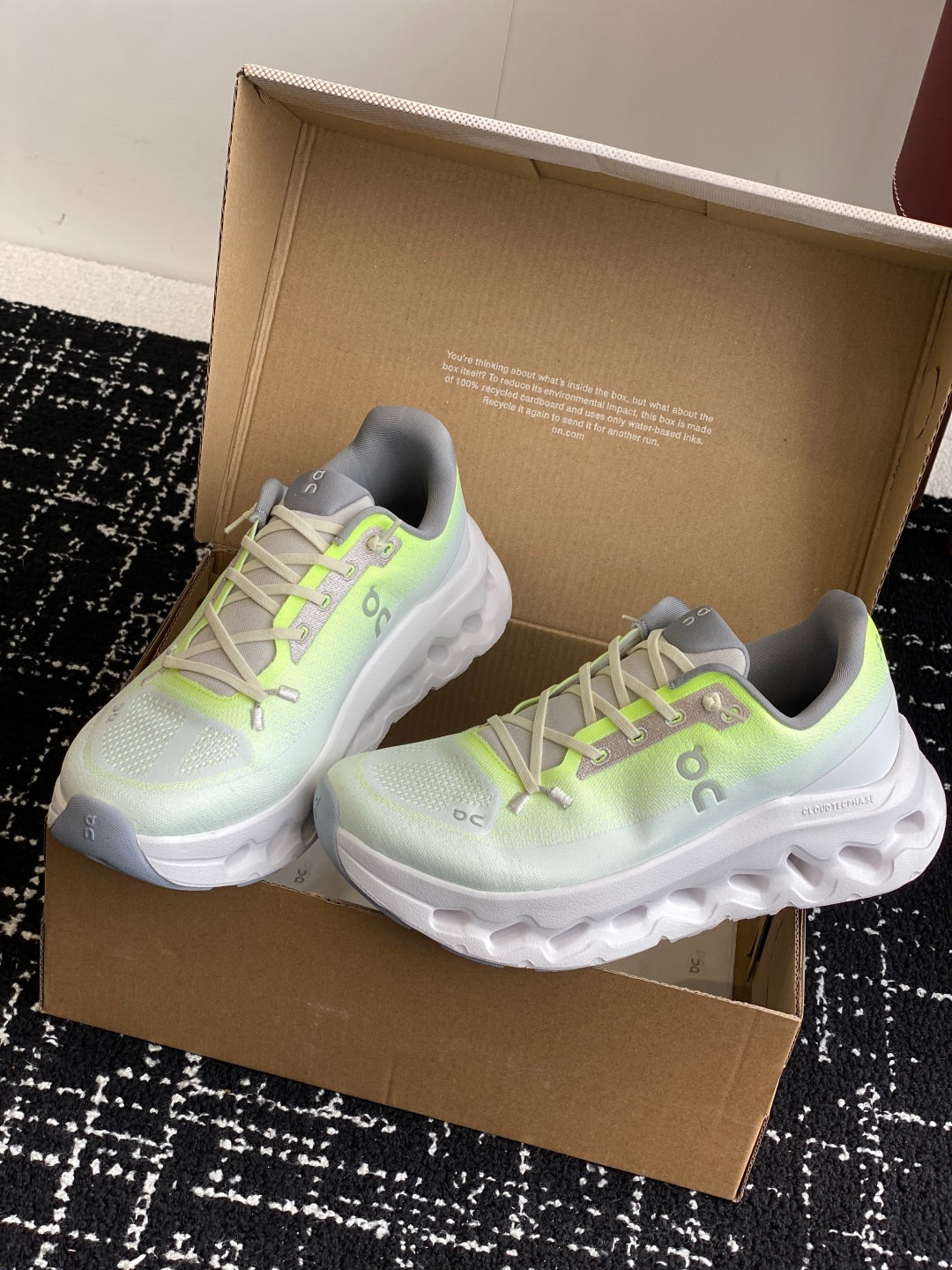 Cloudtilt Cushioned Running Sneakers White Neon Yellow Gradient Breathable Mesh Sport Shoes Unisex