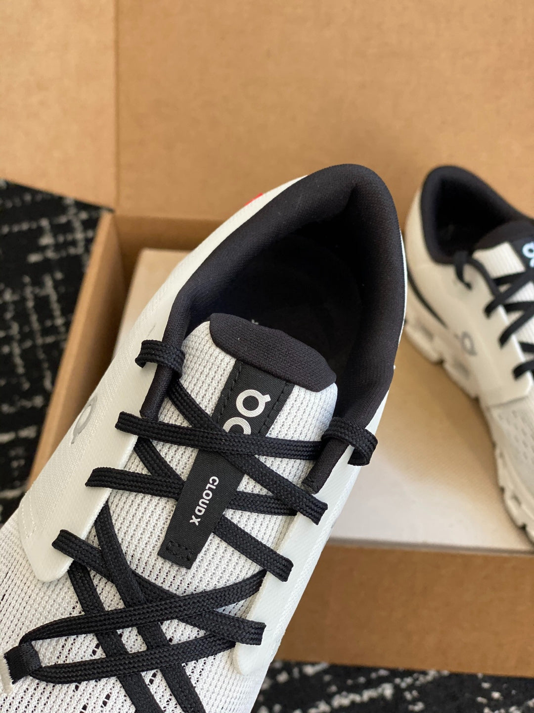 On Cloud X White Black Mesh Cross Training Jogging Sneakers