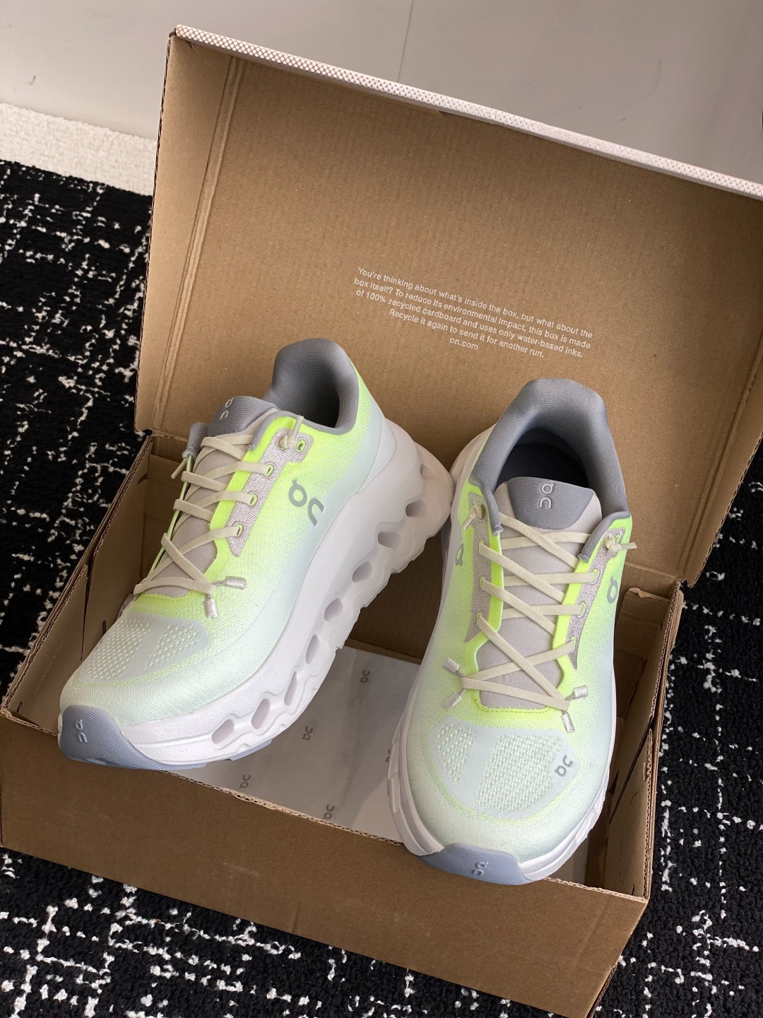 Cloudtilt Cushioned Running Sneakers White Neon Yellow Gradient Breathable Mesh Sport Shoes Unisex