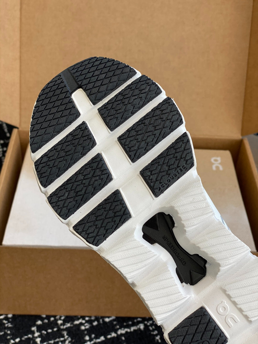 On Cloud X White Black Mesh Cross Training Jogging Sneakers