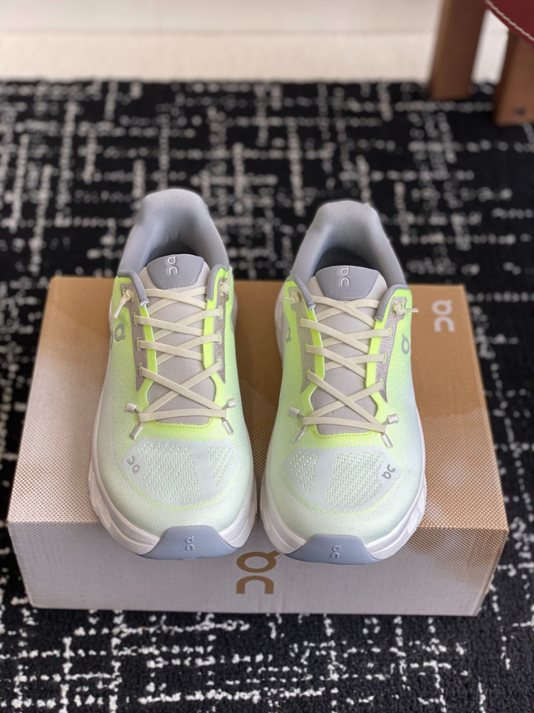 Cloudtilt Cushioned Running Sneakers White Neon Yellow Gradient Breathable Mesh Sport Shoes Unisex