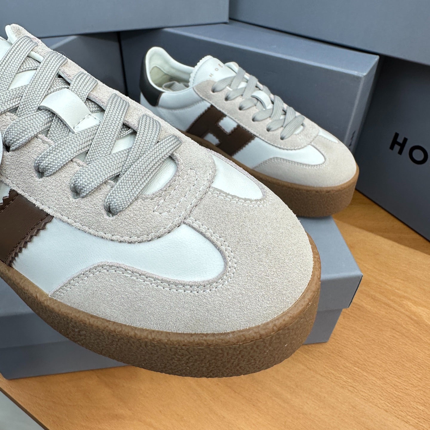 HOGAN White Beige & Brown Thick Gum Platform Casual Sneakers