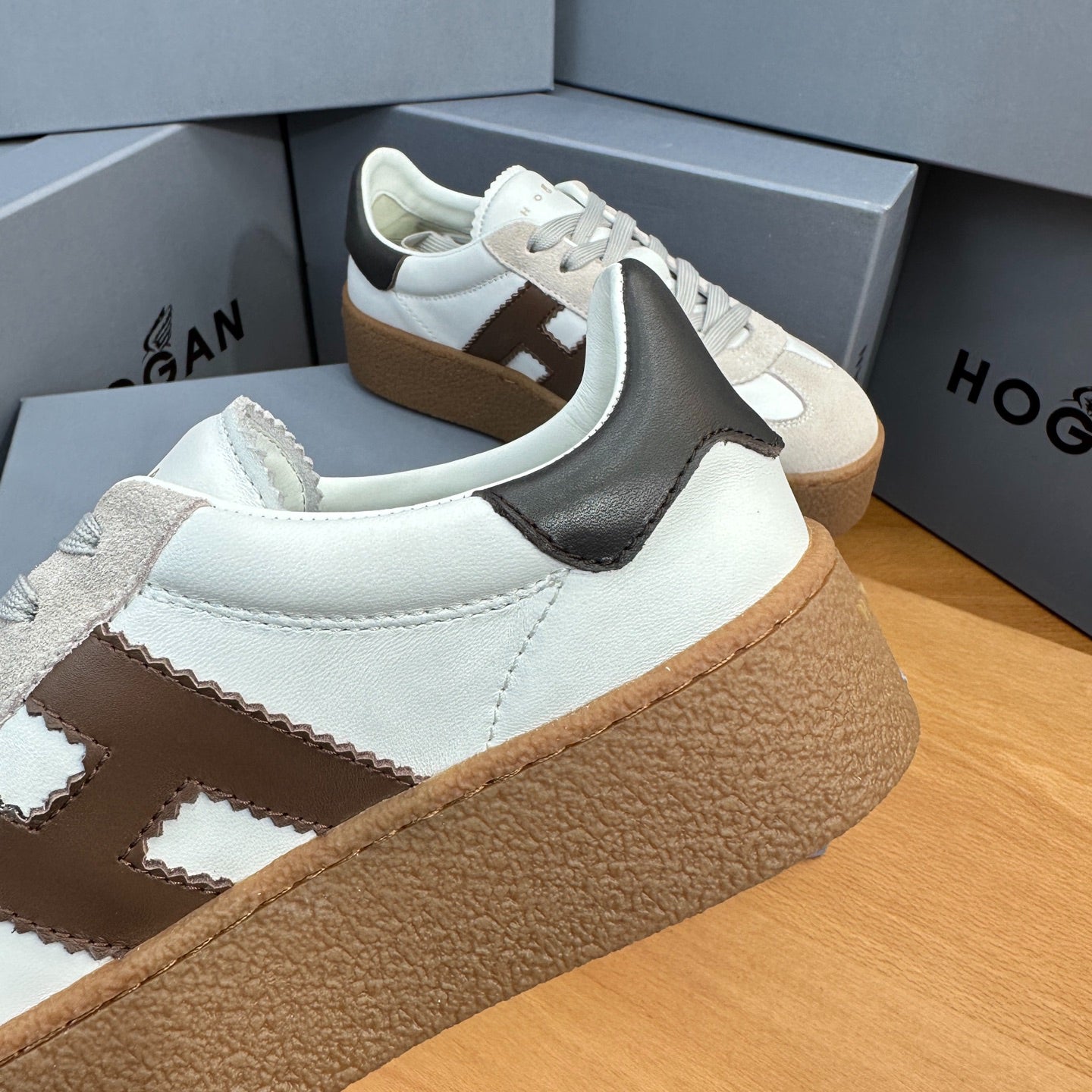 HOGAN White Beige & Brown Thick Gum Platform Casual Sneakers