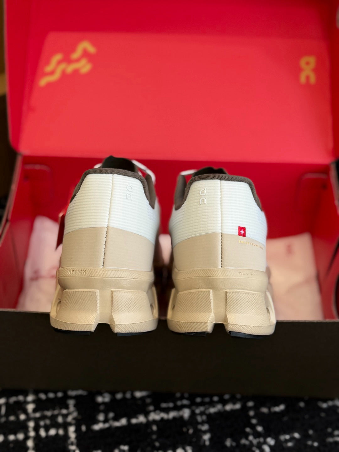 On Cloudtilt White Khaki Mesh Jogging Training Casual Sneakers