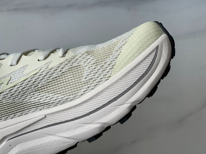 HOKA Challenger 8 White/Neon Hoka Citrus