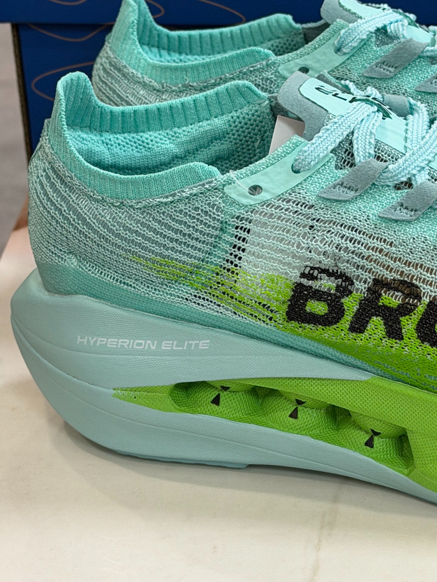 Brooks Unisex Hyperion Elite 5 Carbon-Plated Road Racing Shoes Green