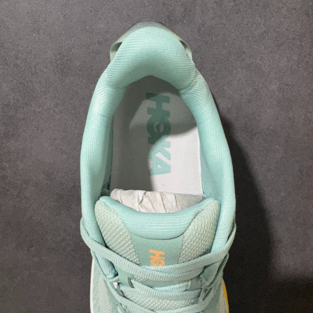 HOKA Challenger 8 All-Terrain Sneakers - Mint Green