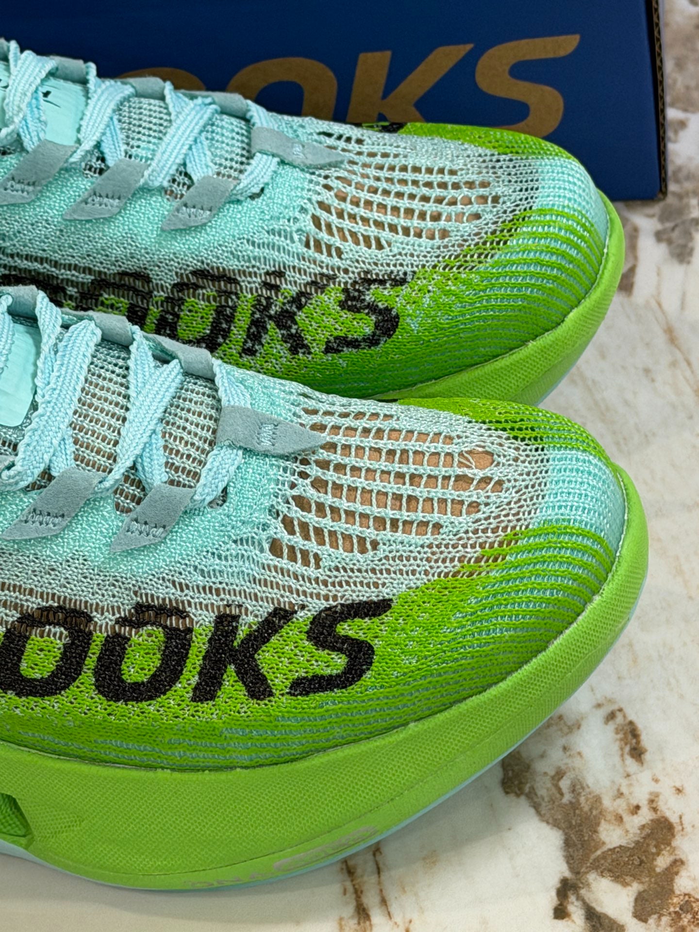 Brooks Unisex Hyperion Elite 5 Carbon-Plated Road Racing Shoes Green