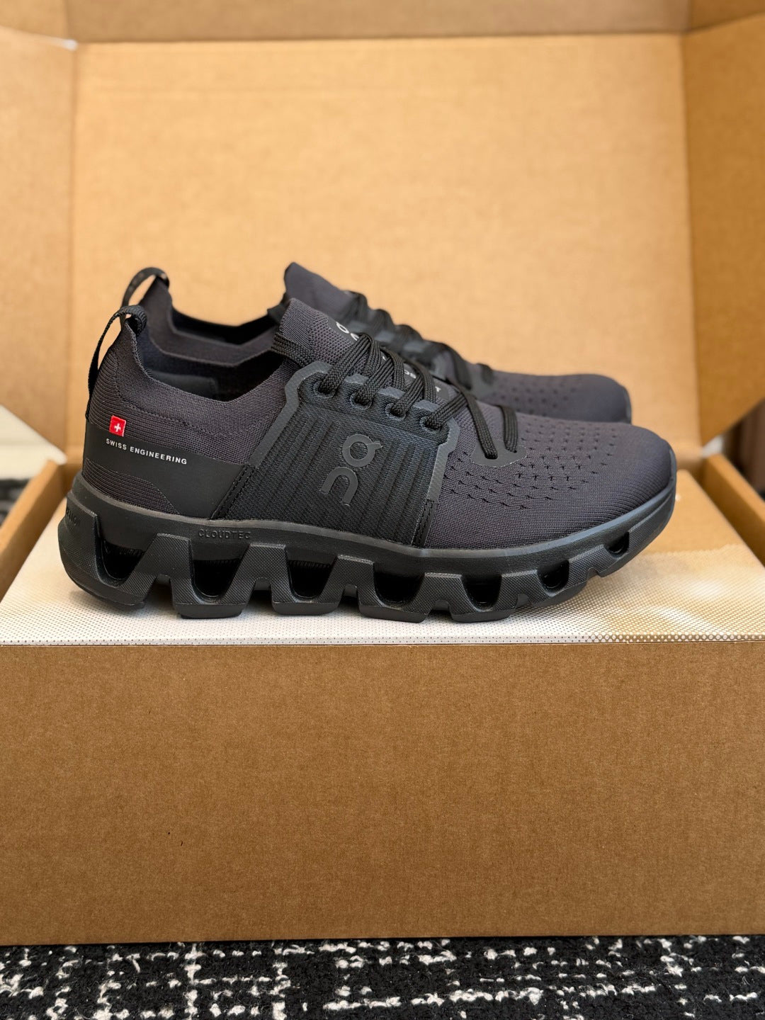 On Cloudswift 4 All Black Knit Mesh Jogging Training Sneakers