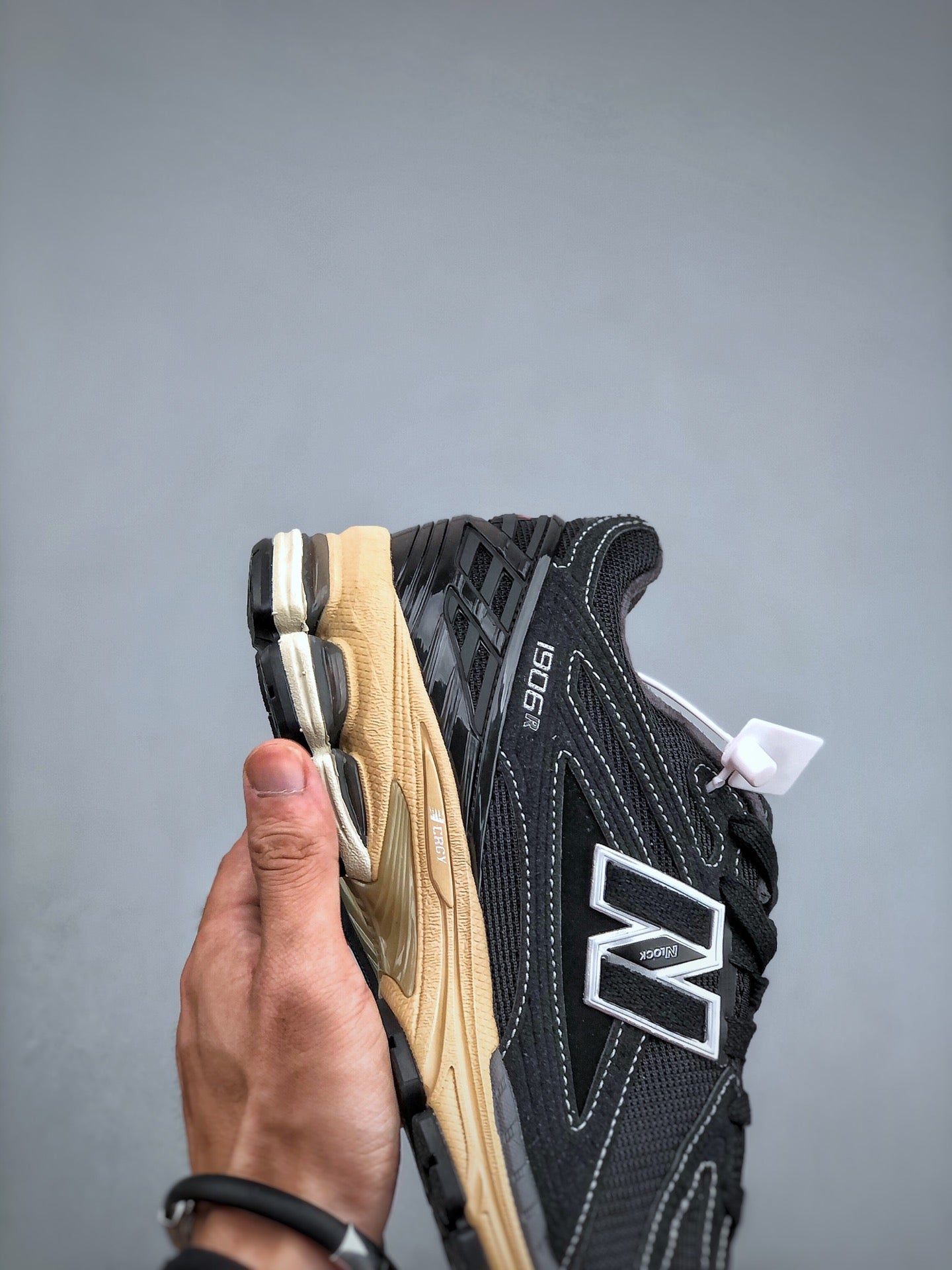 New Balance 1906R "Vintage Black"