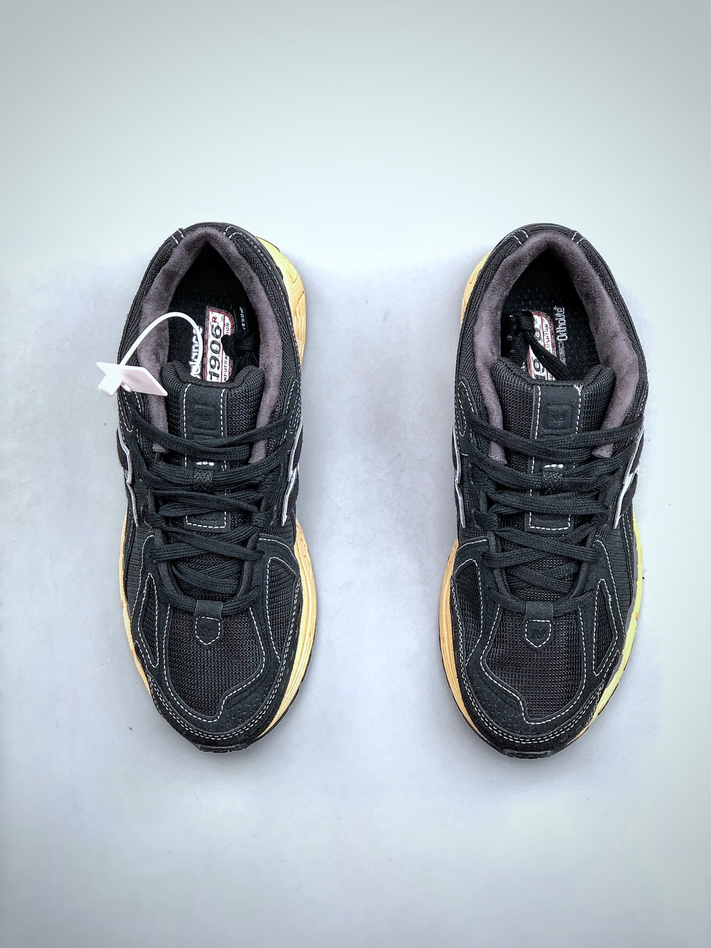 New Balance 1906R "Vintage Black"