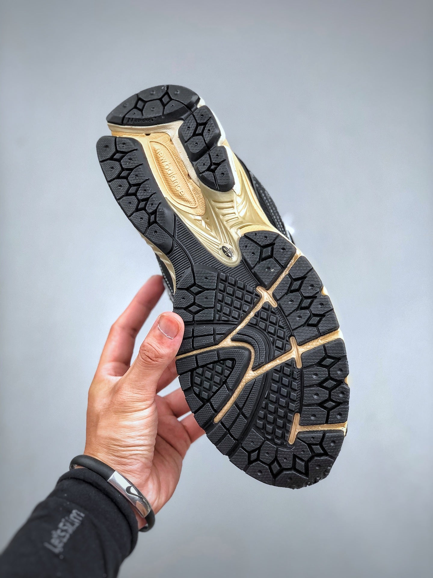 New Balance 1906R "Vintage Black"