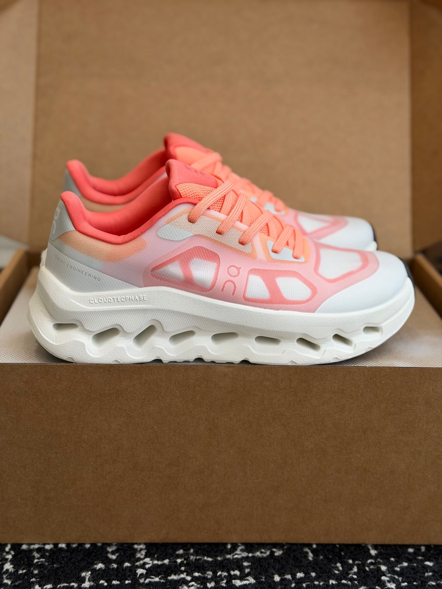 Cloudtilt Remix White Coral Cloud Cushion Running Sneakers Fresh Gradient Pink Commuter Shoes