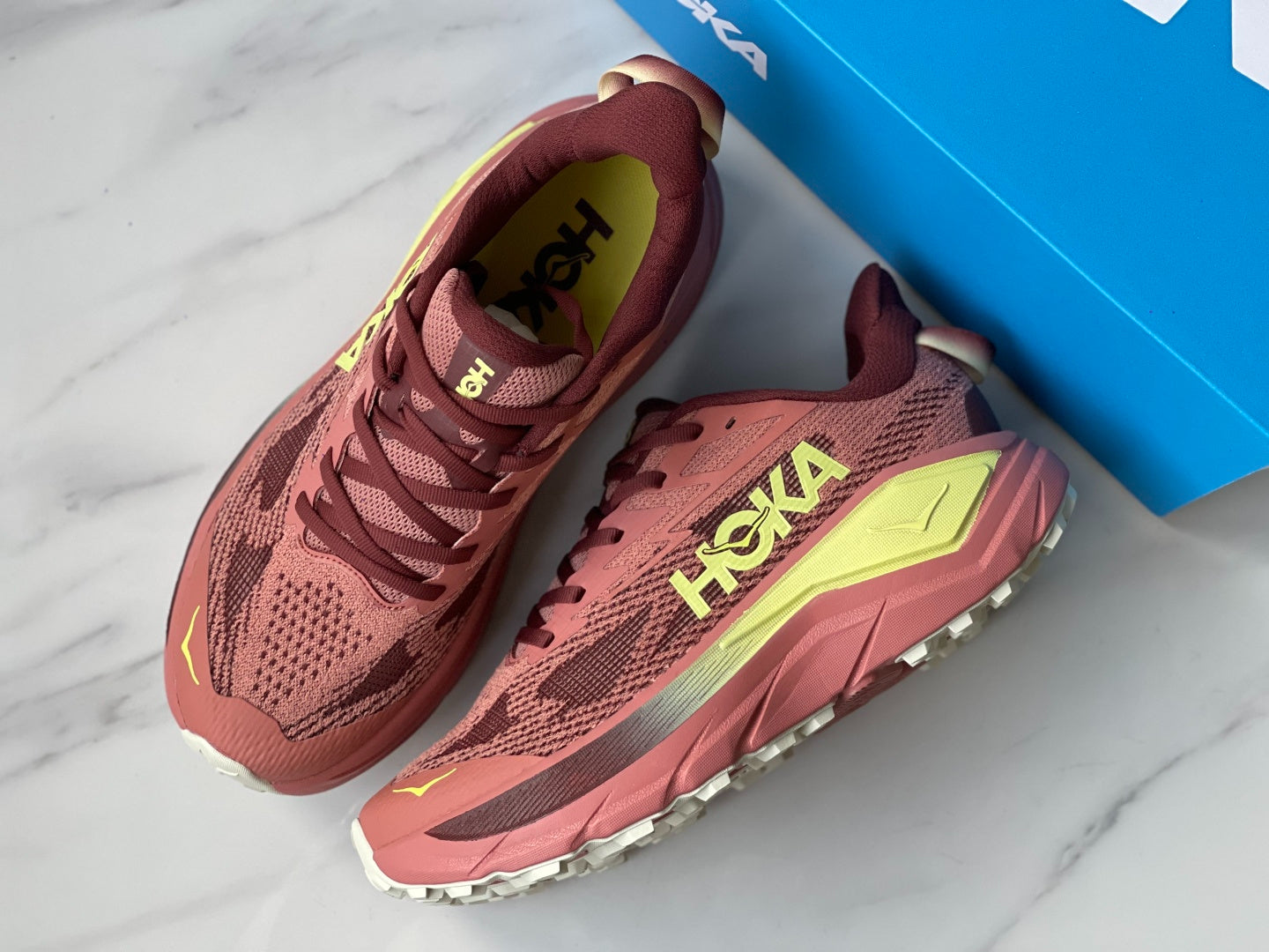 HOKA Challenger 8 Citrus | Fluorescent Yellow