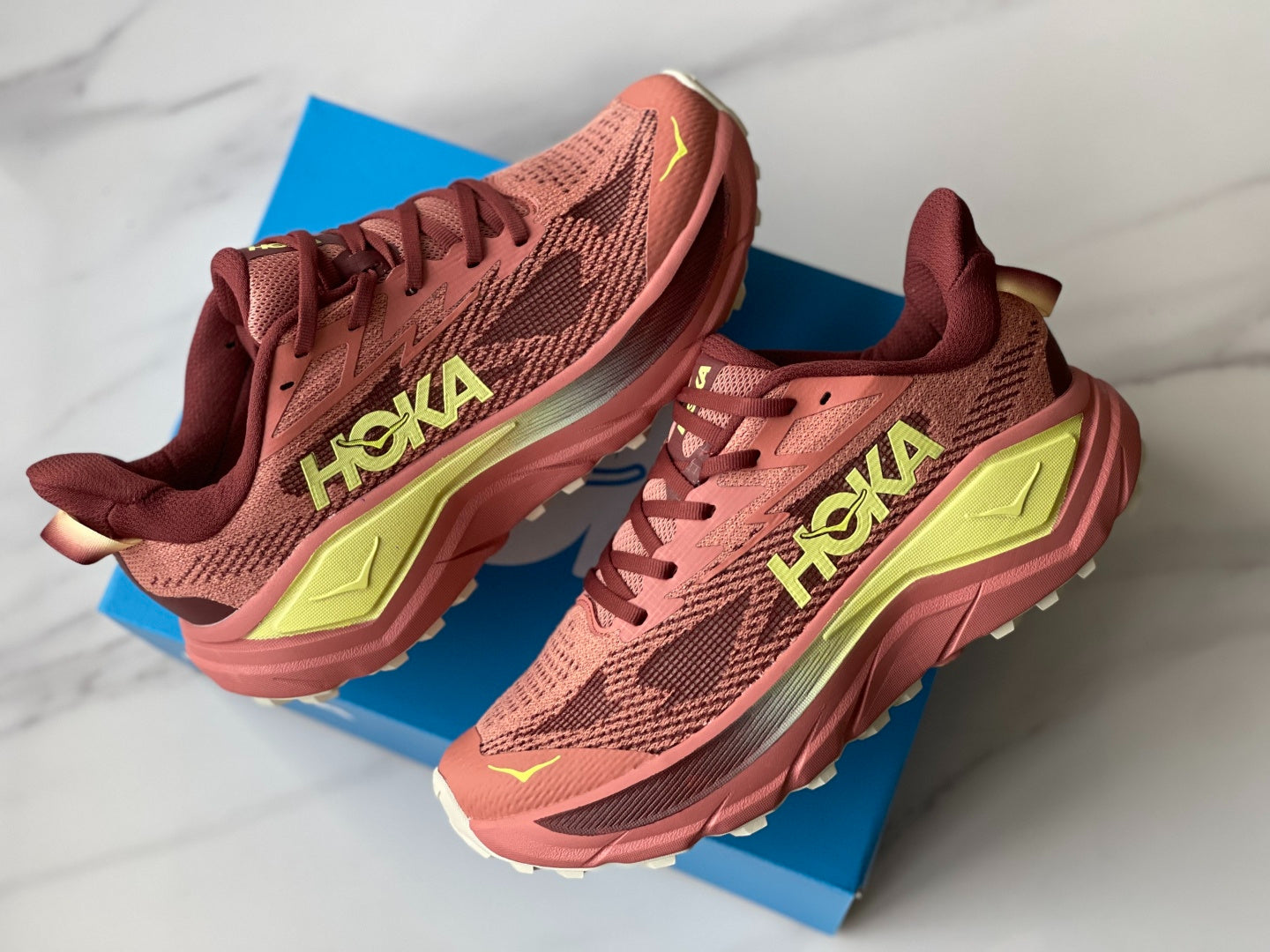 HOKA Challenger 8 Citrus | Fluorescent Yellow