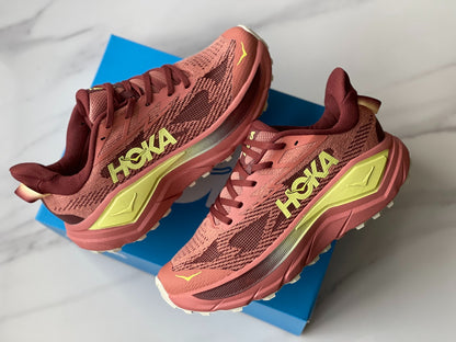 HOKA Challenger 8 Citrus | Fluorescent Yellow