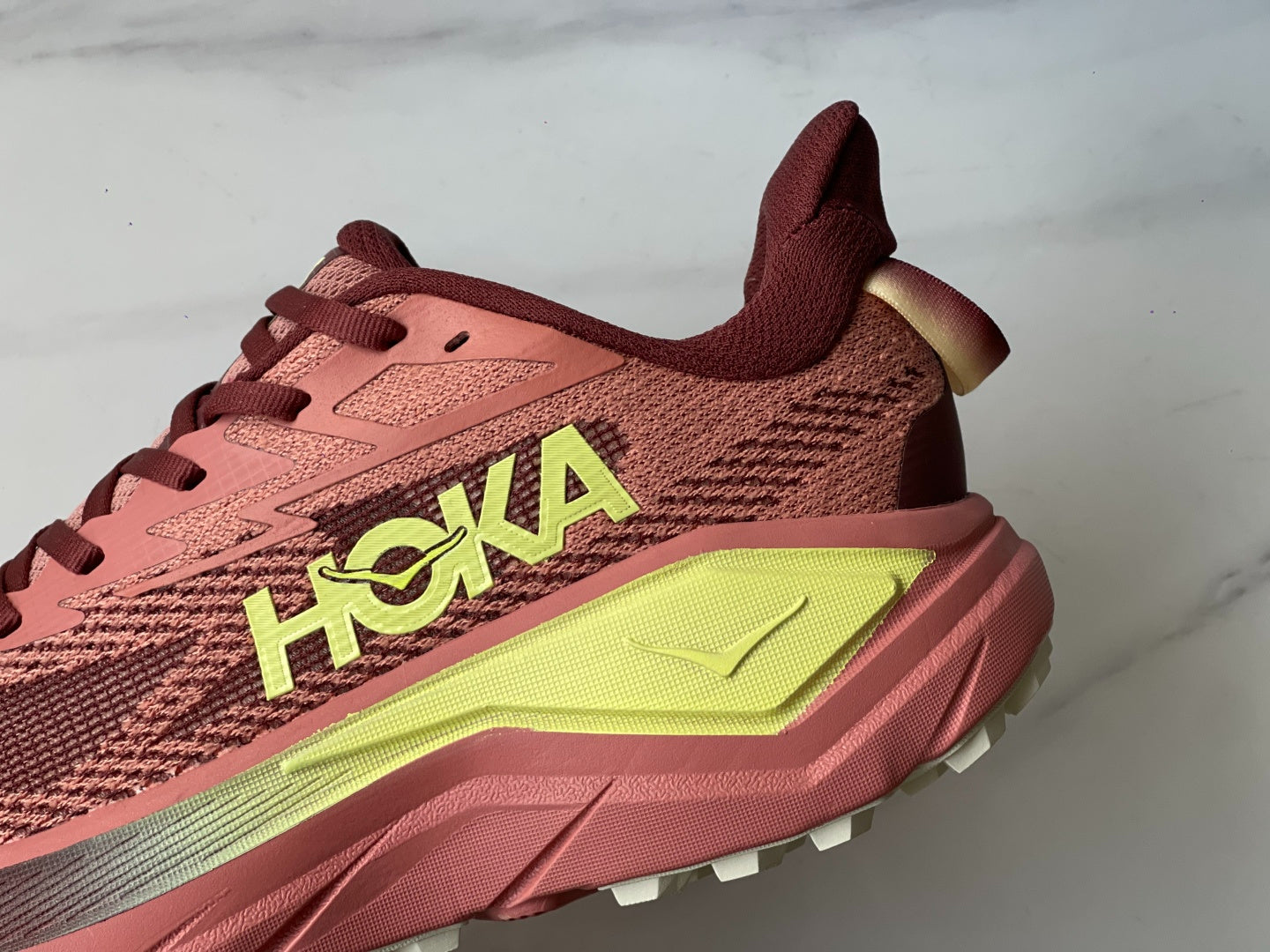 HOKA Challenger 8 Citrus | Fluorescent Yellow