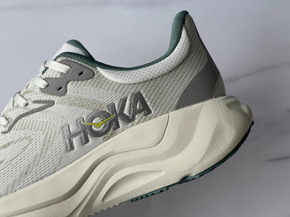 HOKA ONE ONE Arahi 8 Light gray | Dark green