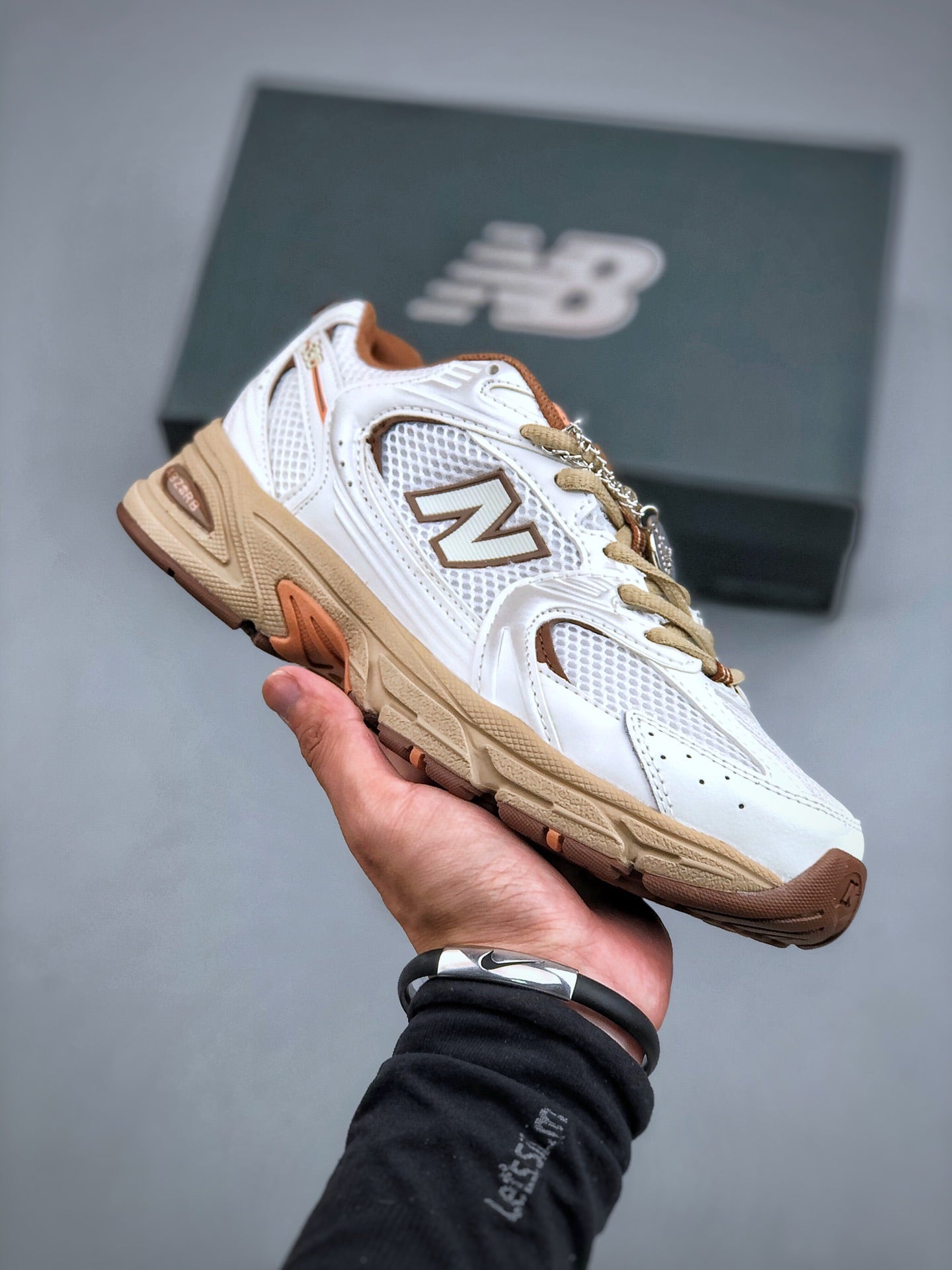 New Balance 530 Beige Brown