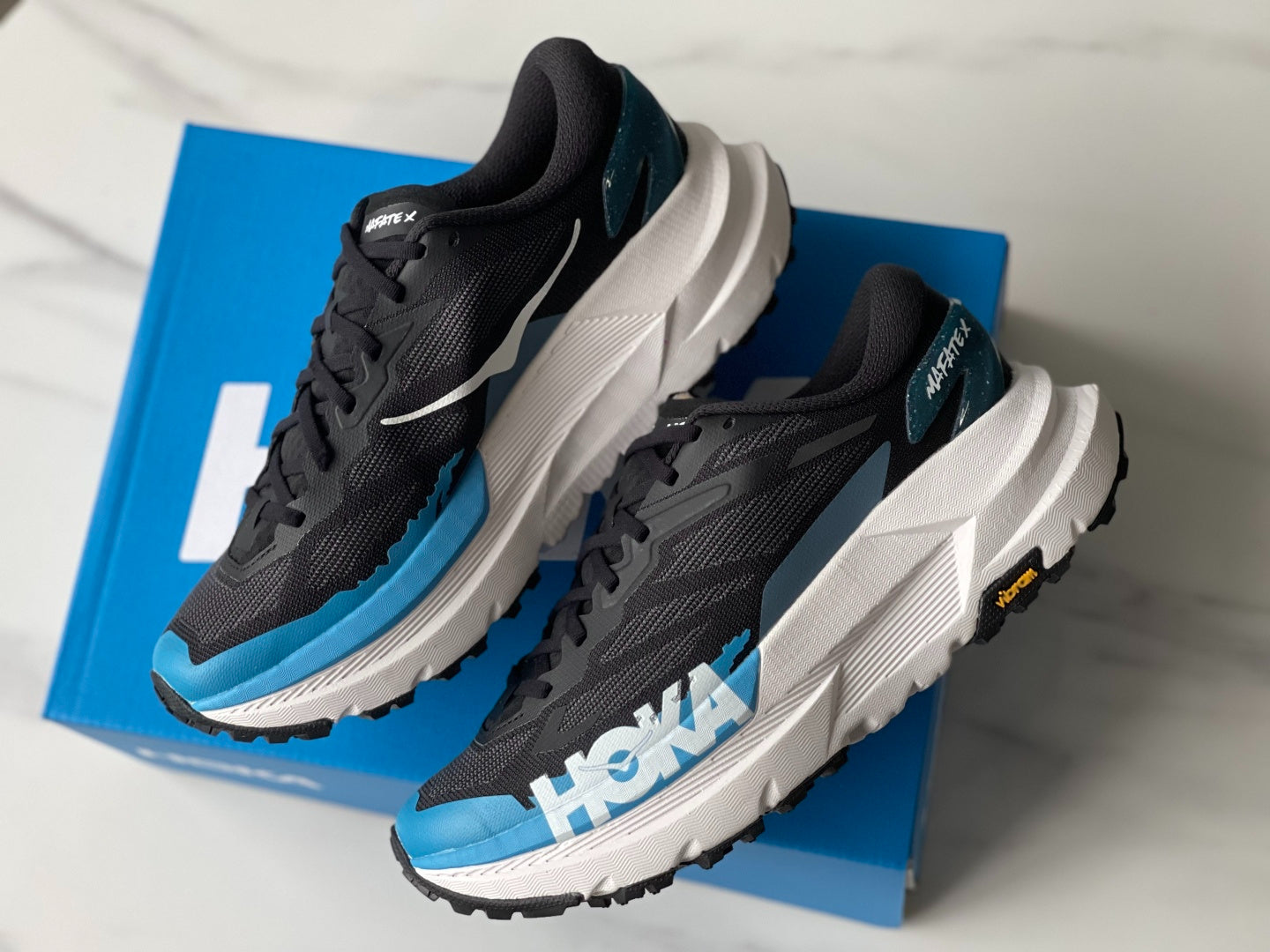 HOKA Mafate X Black | Sky blue