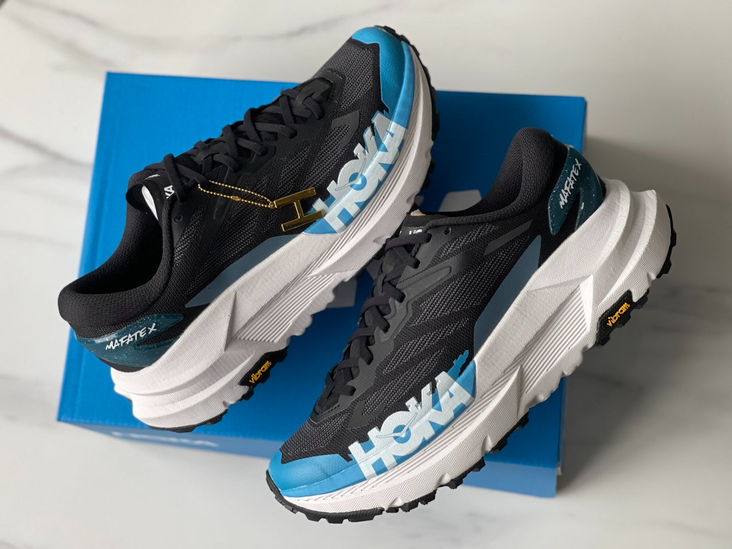 HOKA Mafate X Black | Sky blue