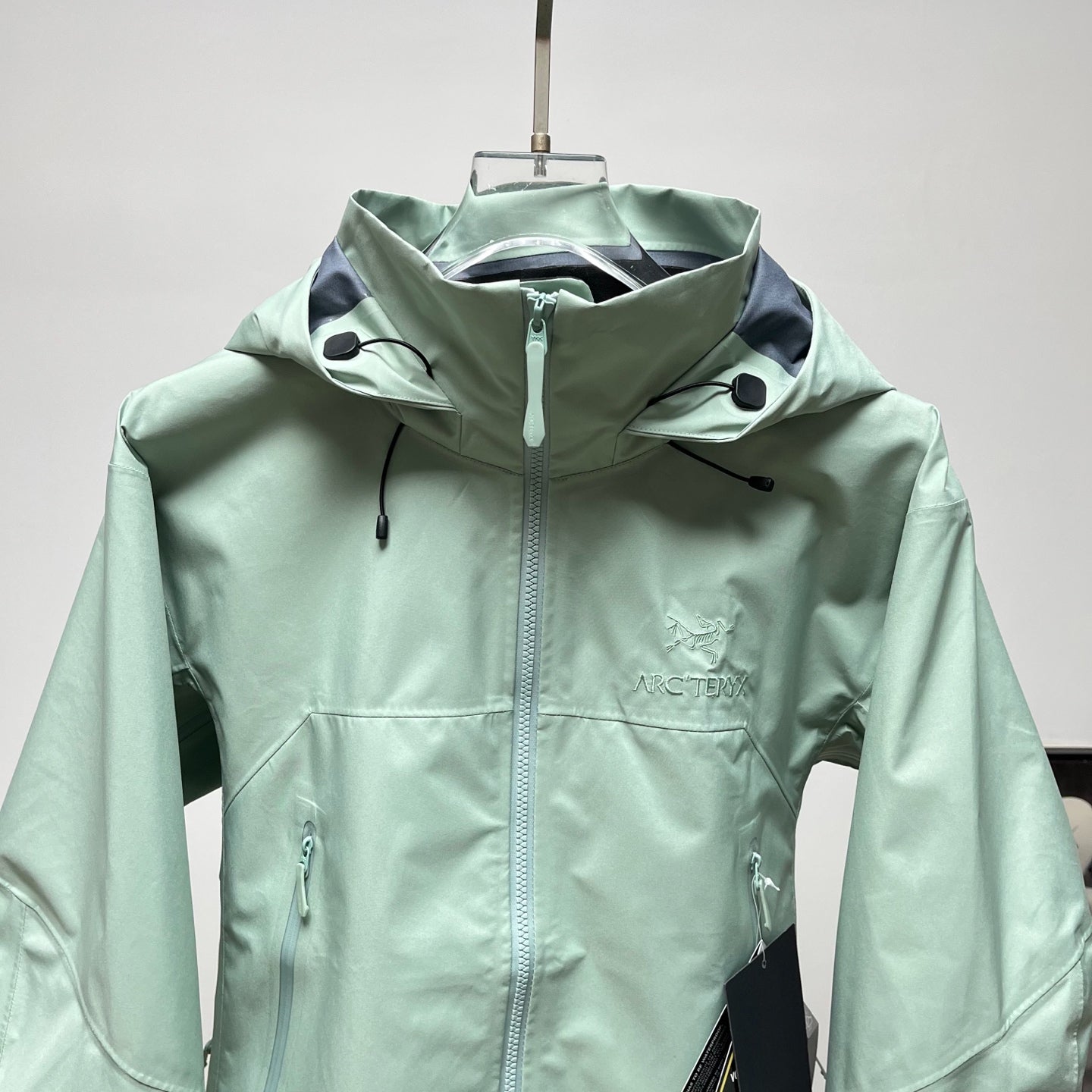 Arc'teryx Beta AR Men's GORE-TEX Pro 3L Waterproof Hardshell Jacket