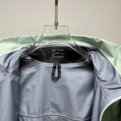 Arc'teryx Beta AR Men's GORE-TEX Pro 3L Waterproof Hardshell Jacket