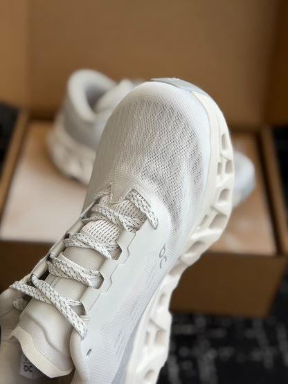 On Cloudmonster Pure White Silver Shock Absorbing Sport Shoes Breathable Mesh Athletic Trainers