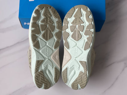 HOKA ONE ONE Arahi 8 Gray | Khaki