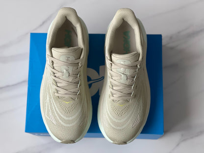 HOKA ONE ONE Arahi 8 Gray | Khaki