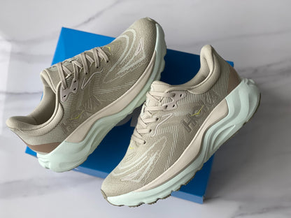 HOKA ONE ONE Arahi 8 Gray | Khaki