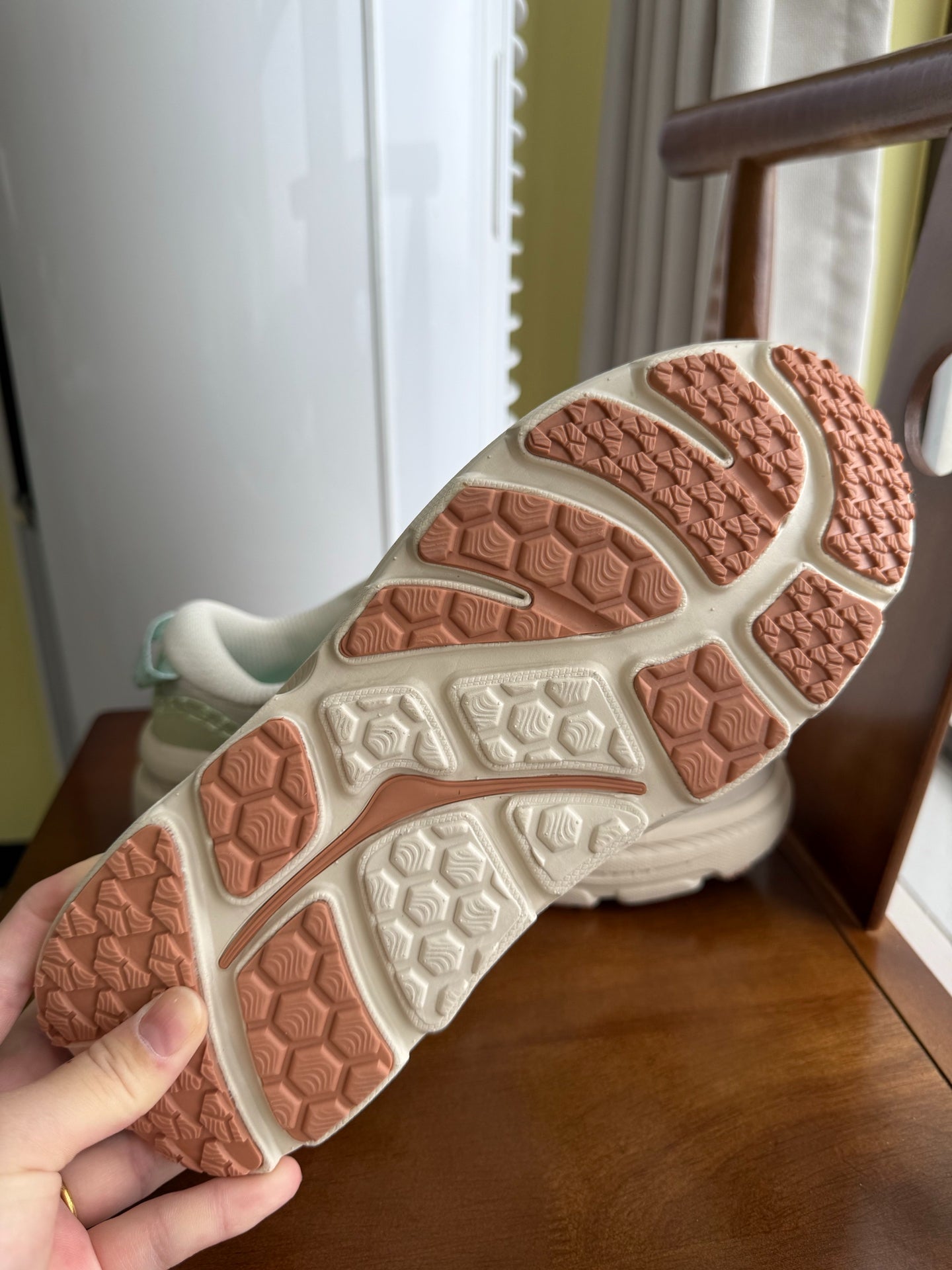 HOKA Bondi B3LS Grayish White