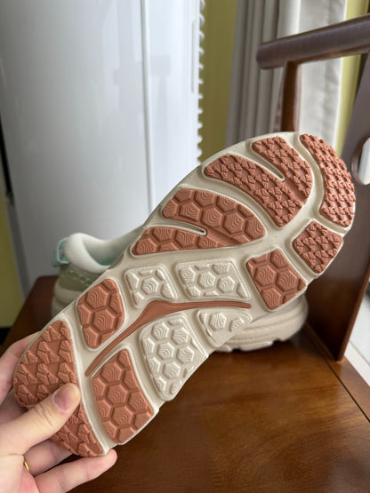 HOKA Bondi B3LS Grayish White