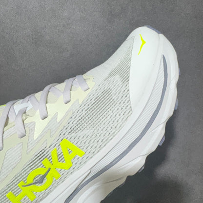 HOKA Challenger 8 - White / Neon Citrus