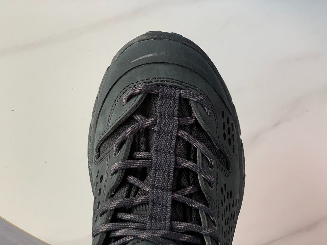 HOKA Ultra Low Gore-Tex Dark Gray