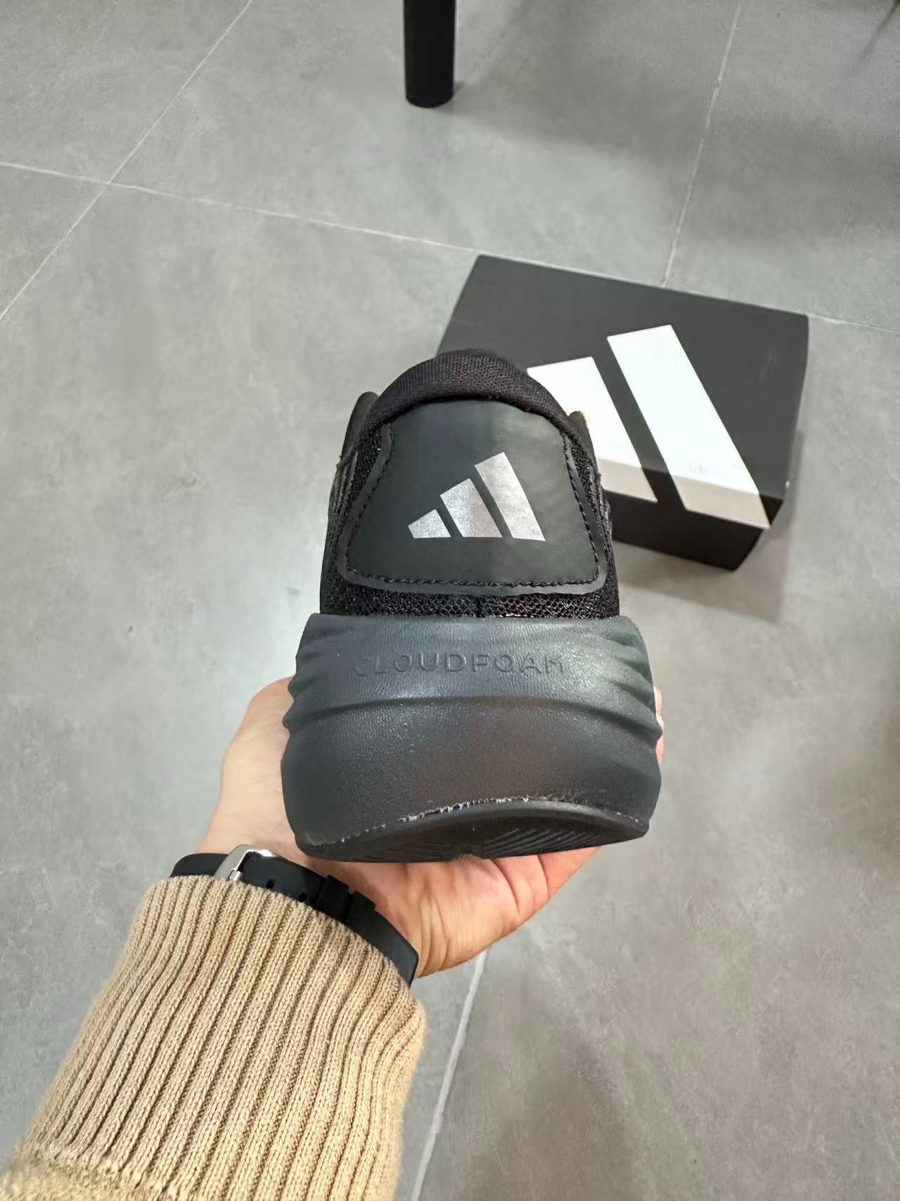 Adidas Galaxy 7 (Core Black / Grey colorway)