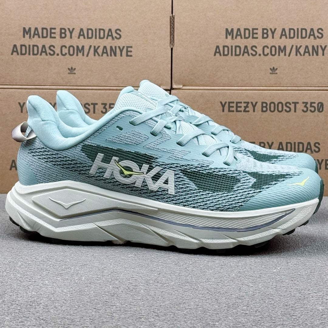 HOKA Challenger 8 Light Blue