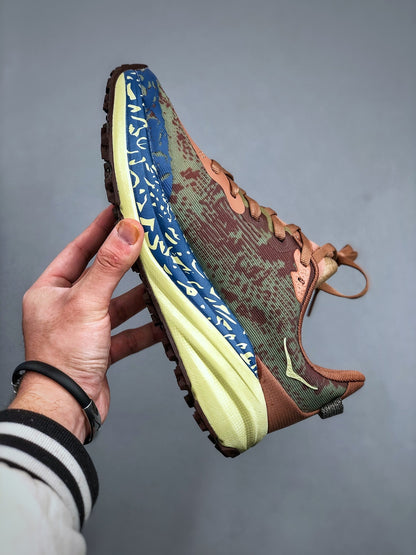 HOKA ONE ONE Speedgoat 6 "Maple