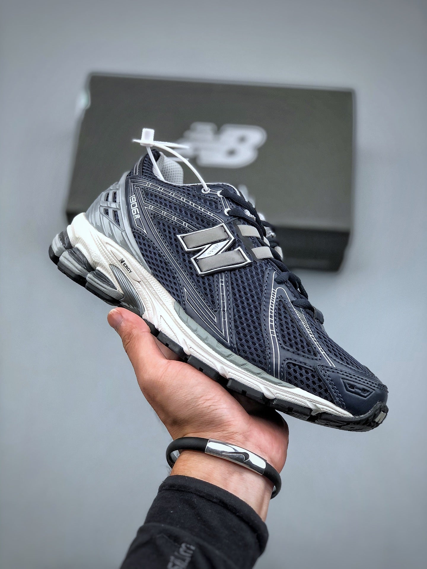 New Balance 1906R "Navy Silver"