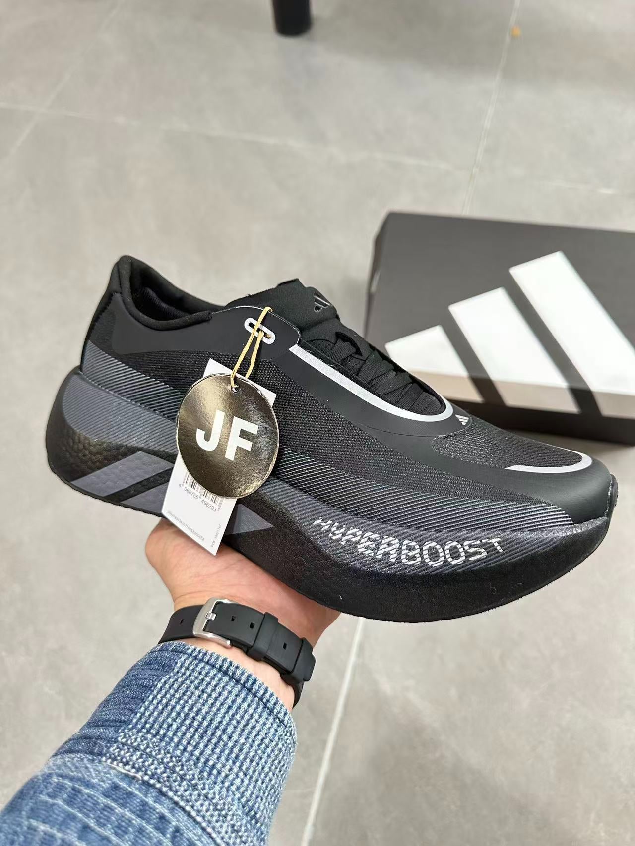Adidas HYPERBOOST EDGE Black / Grey colorway