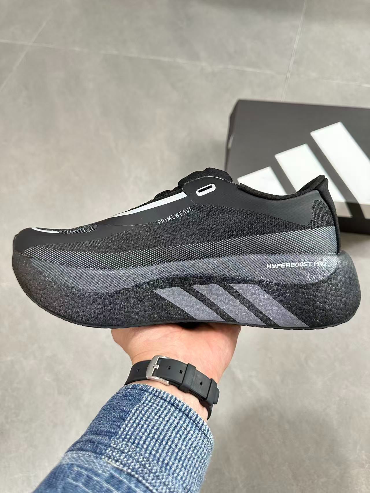 Adidas HYPERBOOST EDGE Black / Grey colorway