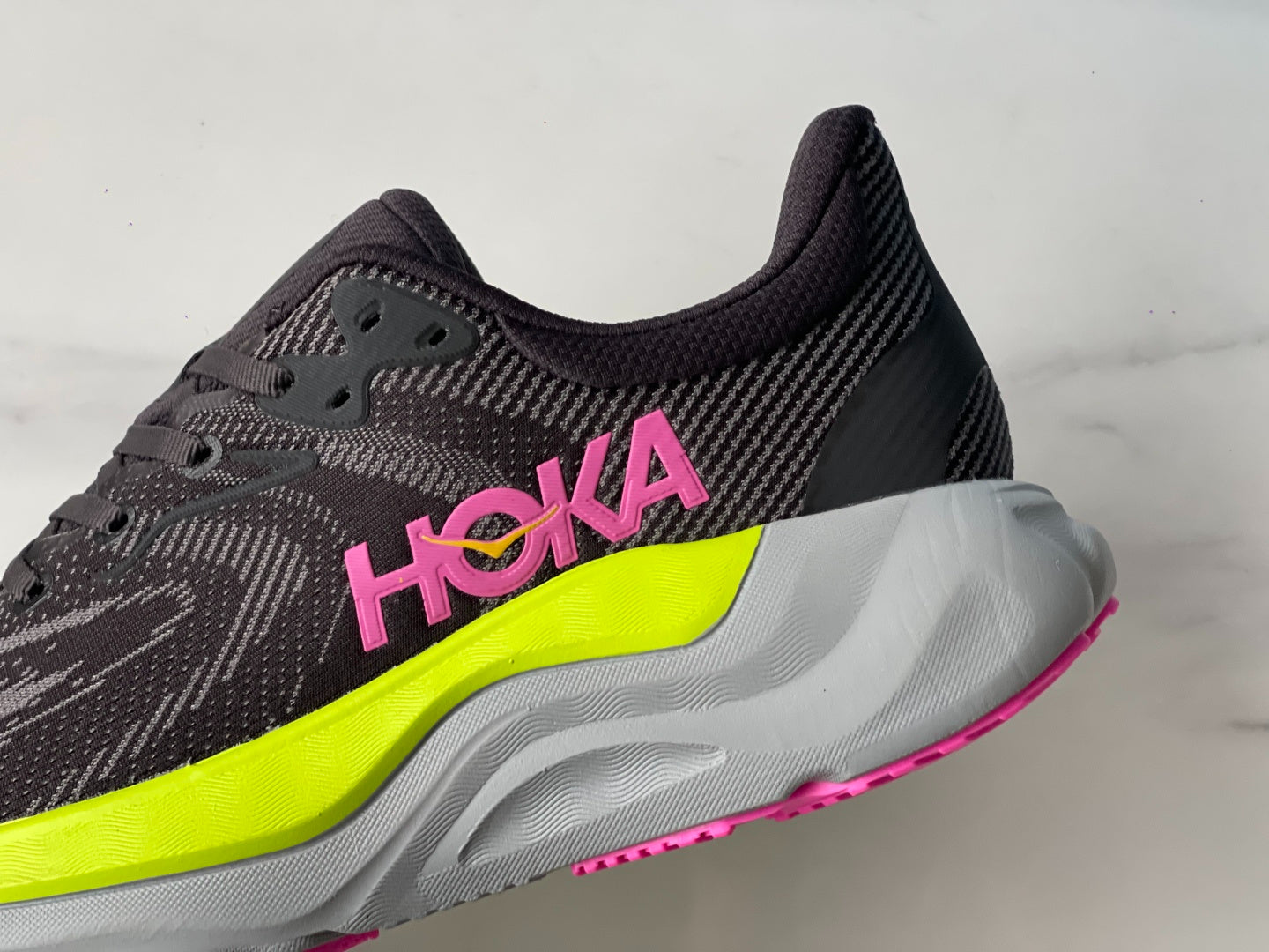 HOKA ONE ONE Arahi 8 Black | Gray | Fluorescent green